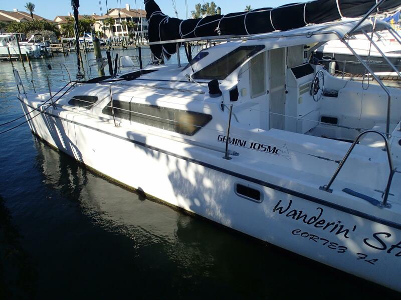 34' 2004 Gemini 105MC