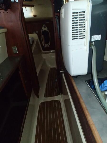 34' 2004 Gemini 105MC