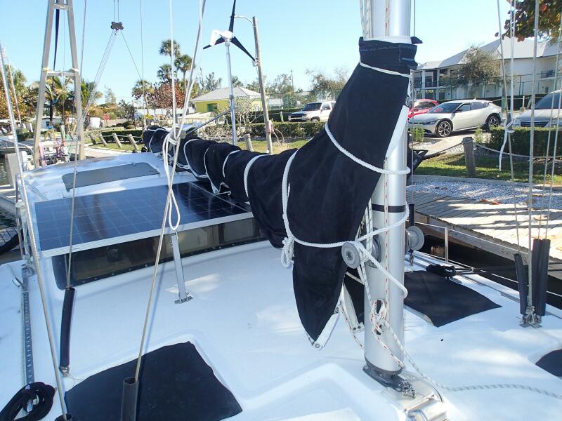 34' 2004 Gemini 105MC