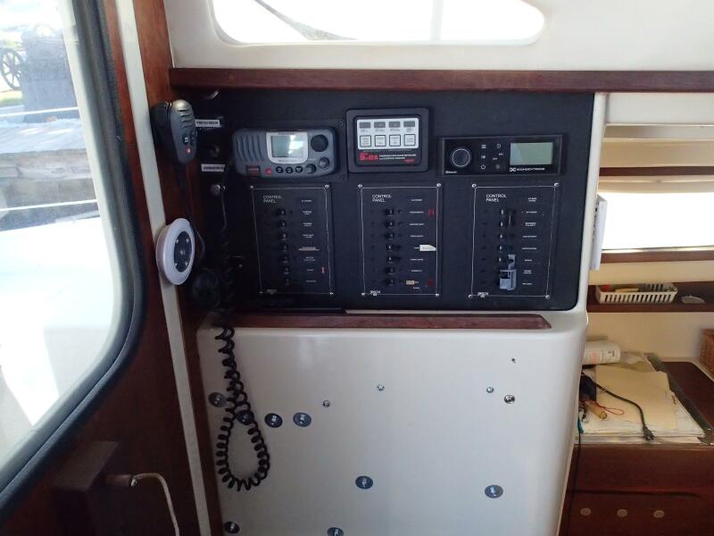 34' 2004 Gemini 105MC