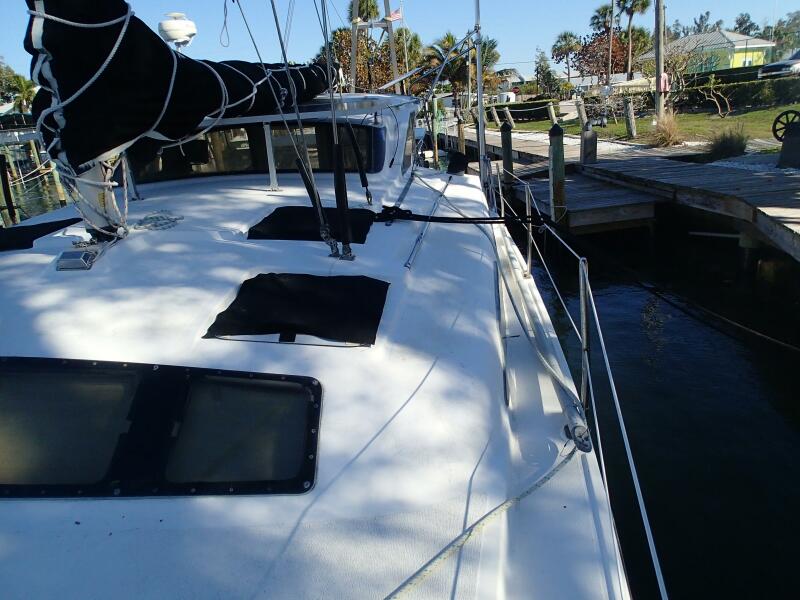 34' 2004 Gemini 105MC