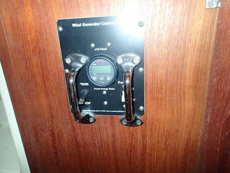 34' 2004 Gemini 105MC