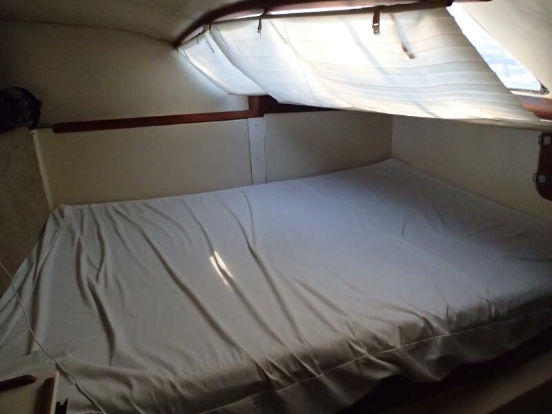 34' 2004 Gemini 105MC