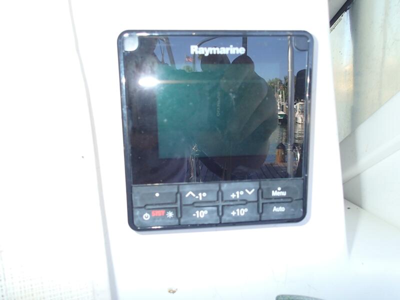 34' 2004 Gemini 105MC