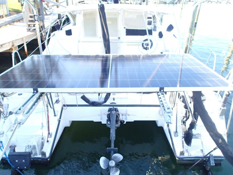 34' 2004 Gemini 105MC