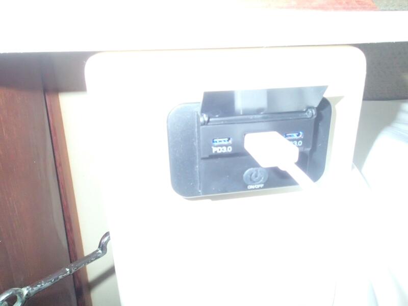 34' 2004 Gemini 105MC