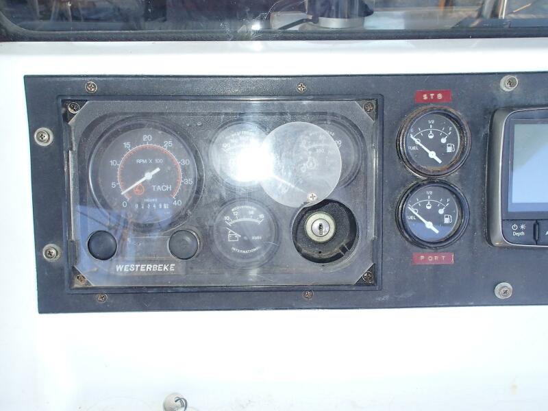 34' 2004 Gemini 105MC