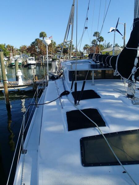 34' 2004 Gemini 105MC