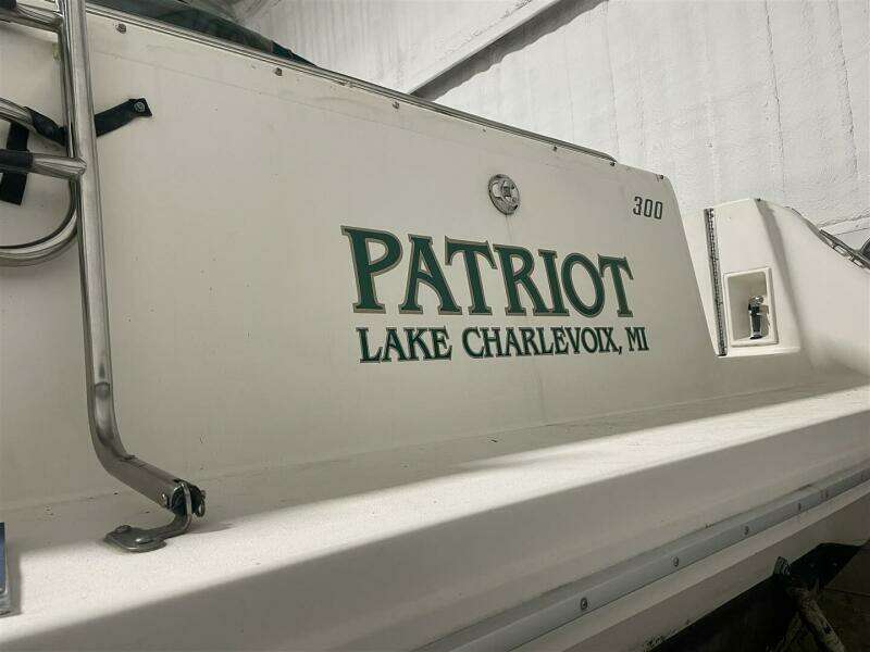 Patriot 30ft Sea Ray Yacht For Sale
