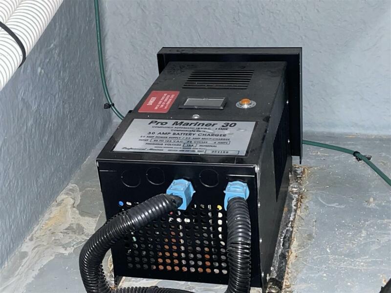 30' 1993 Sea Ray 300 Weekender