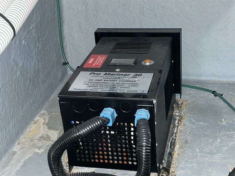 Patriot 30ft Sea Ray Yacht For Sale