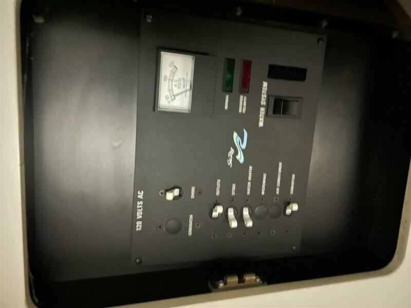 30' 1993 Sea Ray 300 Weekender