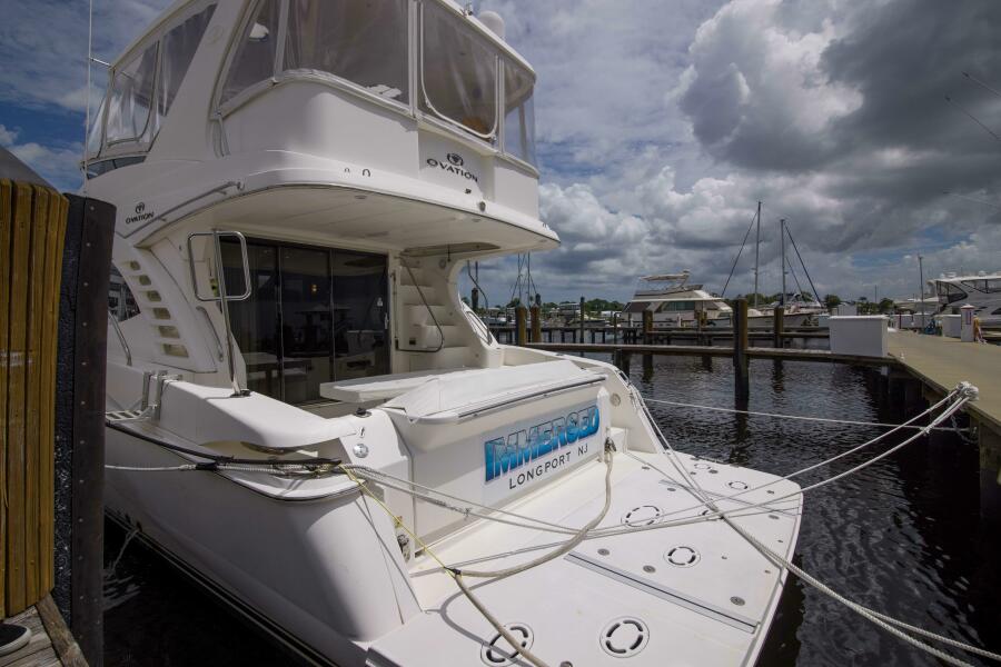 52' 2009 Silverton Ovation