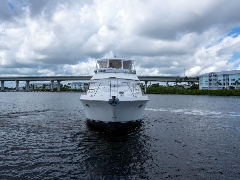 52' 2009 Silverton Ovation