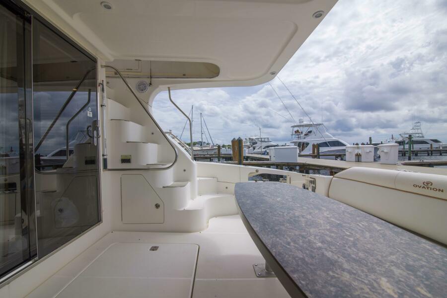 52' 2009 Silverton Ovation