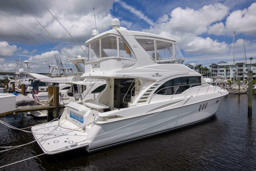 52' 2009 Silverton Ovation