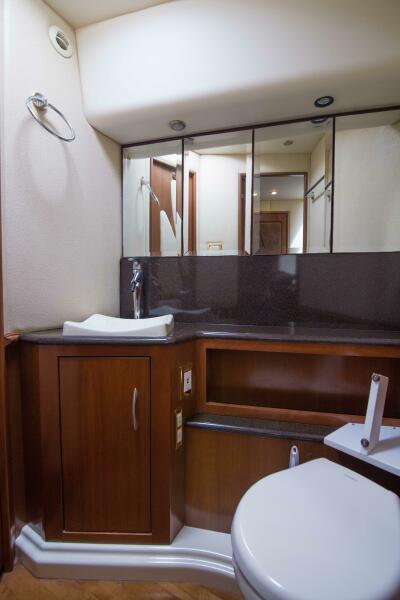 52' 2009 Silverton Ovation