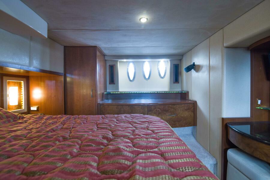 52' 2009 Silverton Ovation