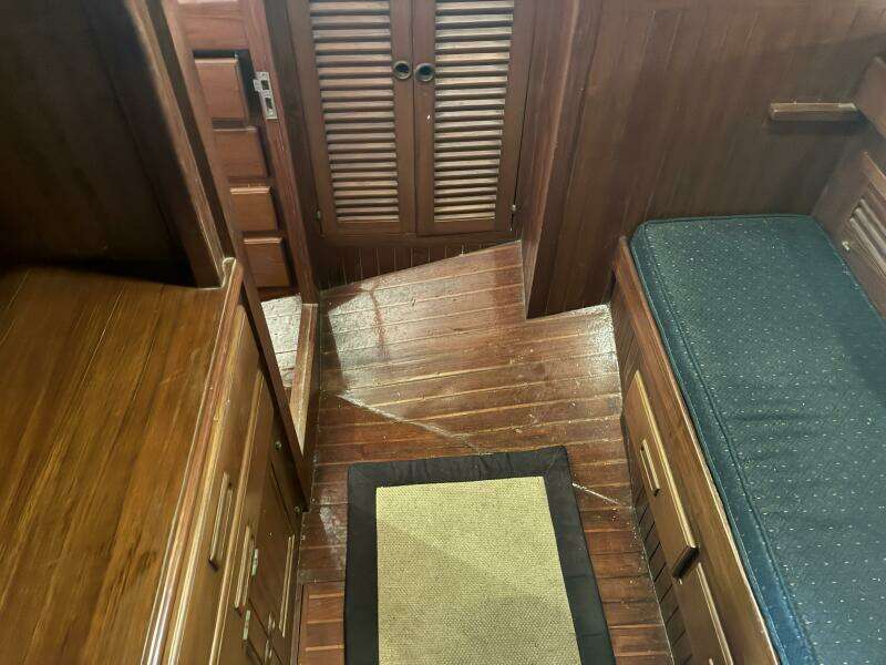 1983 Vagabond 42 Ketch