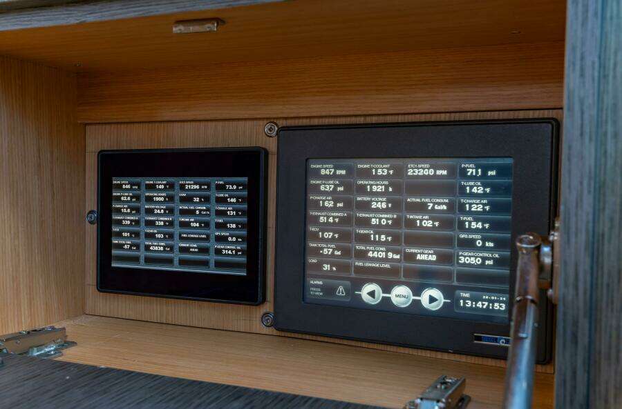 PUROSANGUE 86ft Riva Yacht For Sale