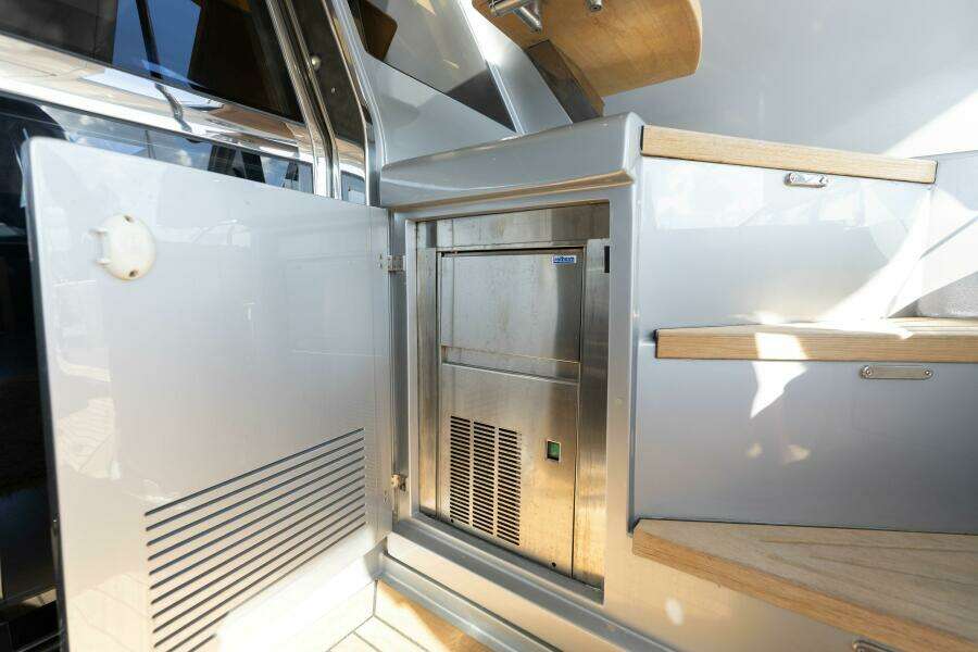 PUROSANGUE 86ft Riva Yacht For Sale