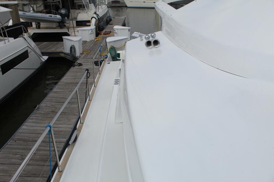 43' 2004 Lagoon 43 Power Cat