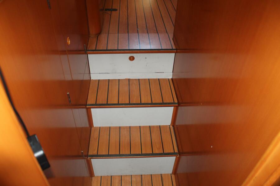 43' 2004 Lagoon 43 Power Cat