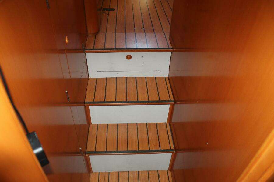 Cadence 43ft Lagoon Yacht For Sale