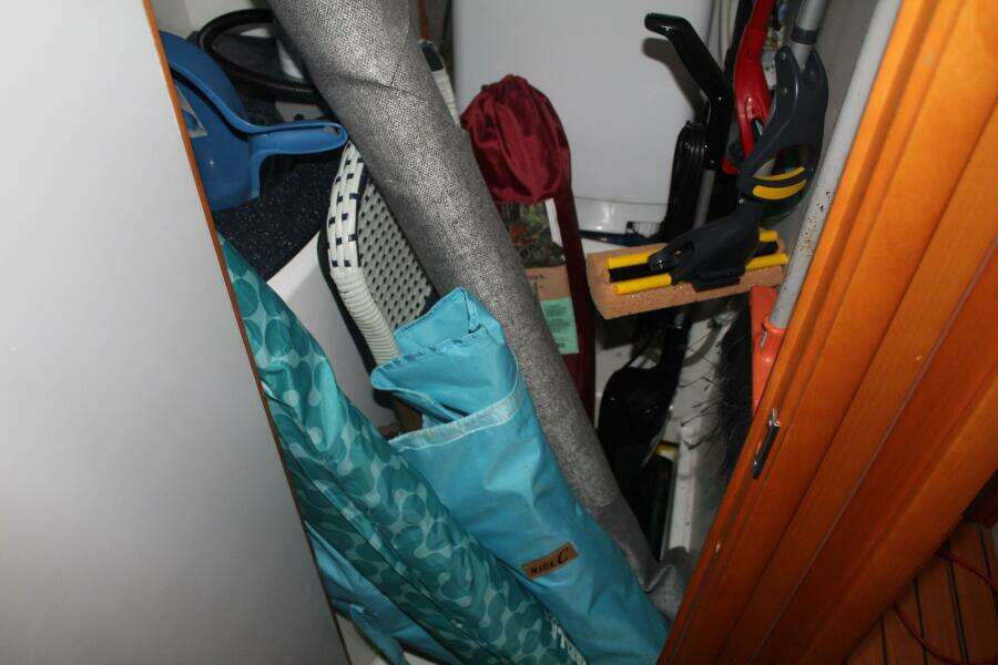 Cadence 43ft Lagoon Yacht For Sale