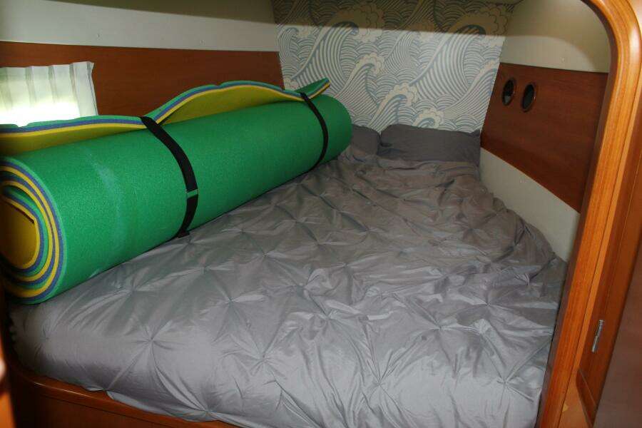 Cadence 43ft Lagoon Yacht For Sale