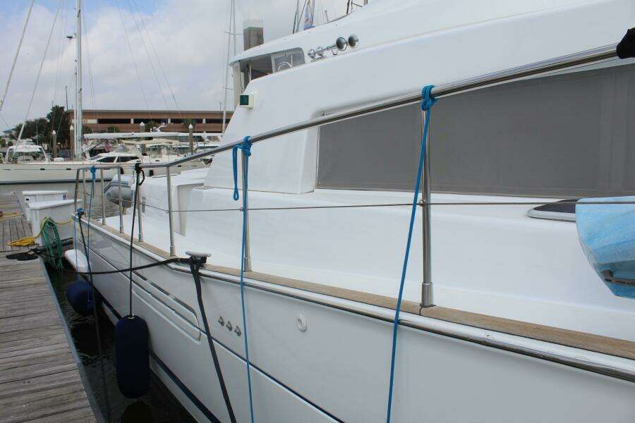 Cadence 43ft Lagoon Yacht For Sale