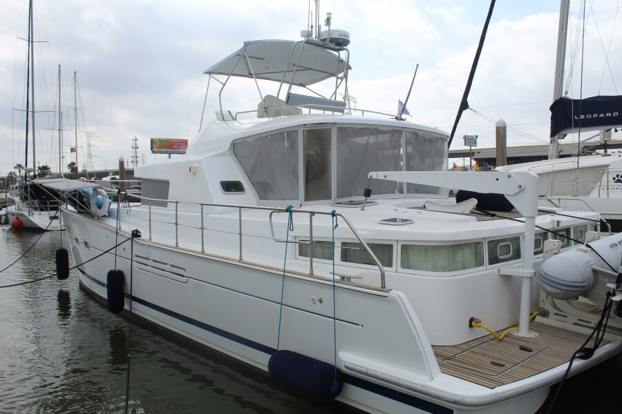 43' 2004 Lagoon 43 Power Cat