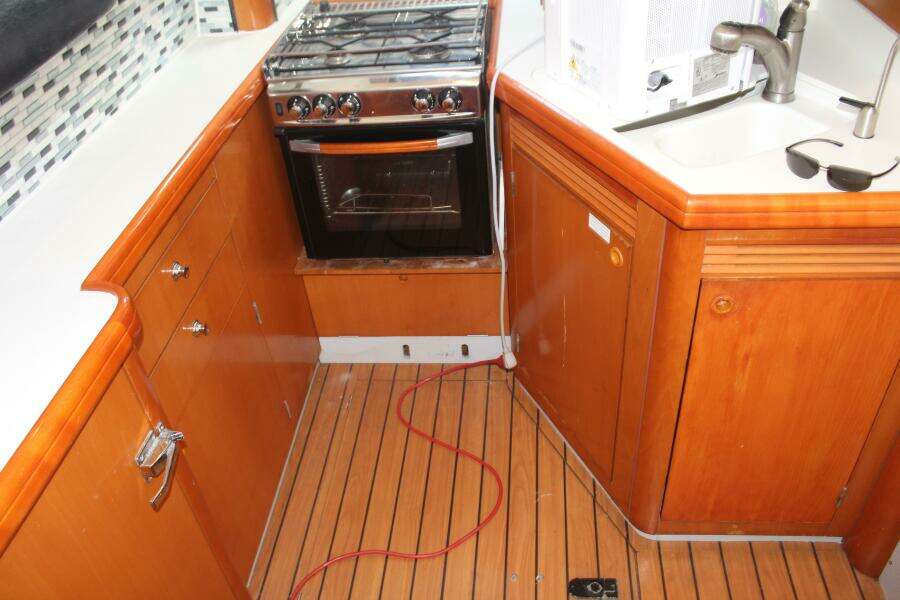 Cadence 43ft Lagoon Yacht For Sale