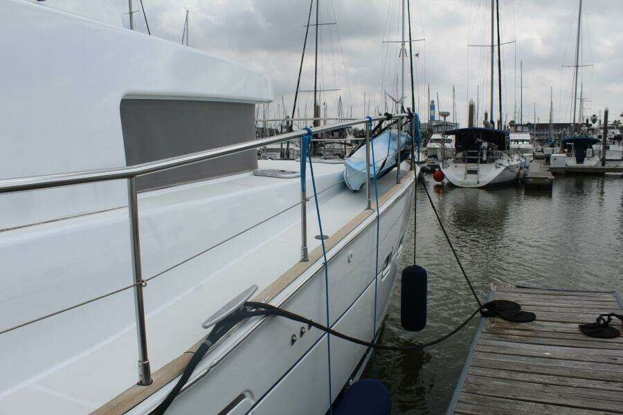 Cadence 43ft Lagoon Yacht For Sale
