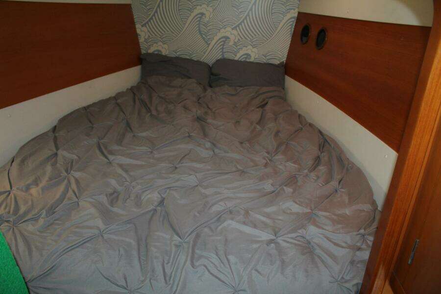 Cadence 43ft Lagoon Yacht For Sale