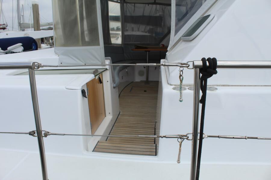 43' 2004 Lagoon 43 Power Cat