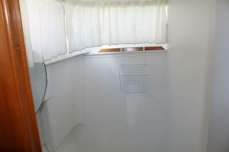 Cadence 43ft Lagoon Yacht For Sale