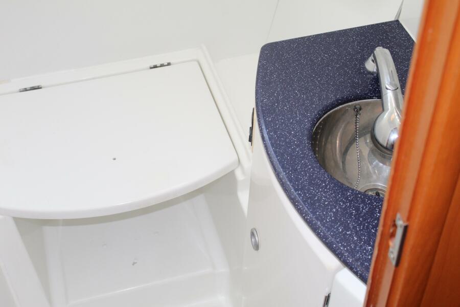 43' 2004 Lagoon 43 Power Cat