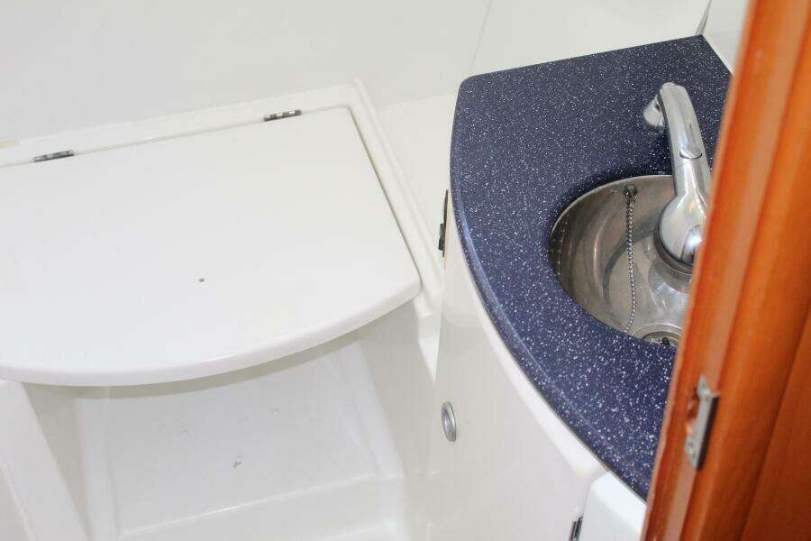 Cadence 43ft Lagoon Yacht For Sale