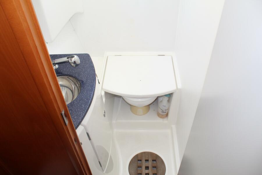 43' 2004 Lagoon 43 Power Cat