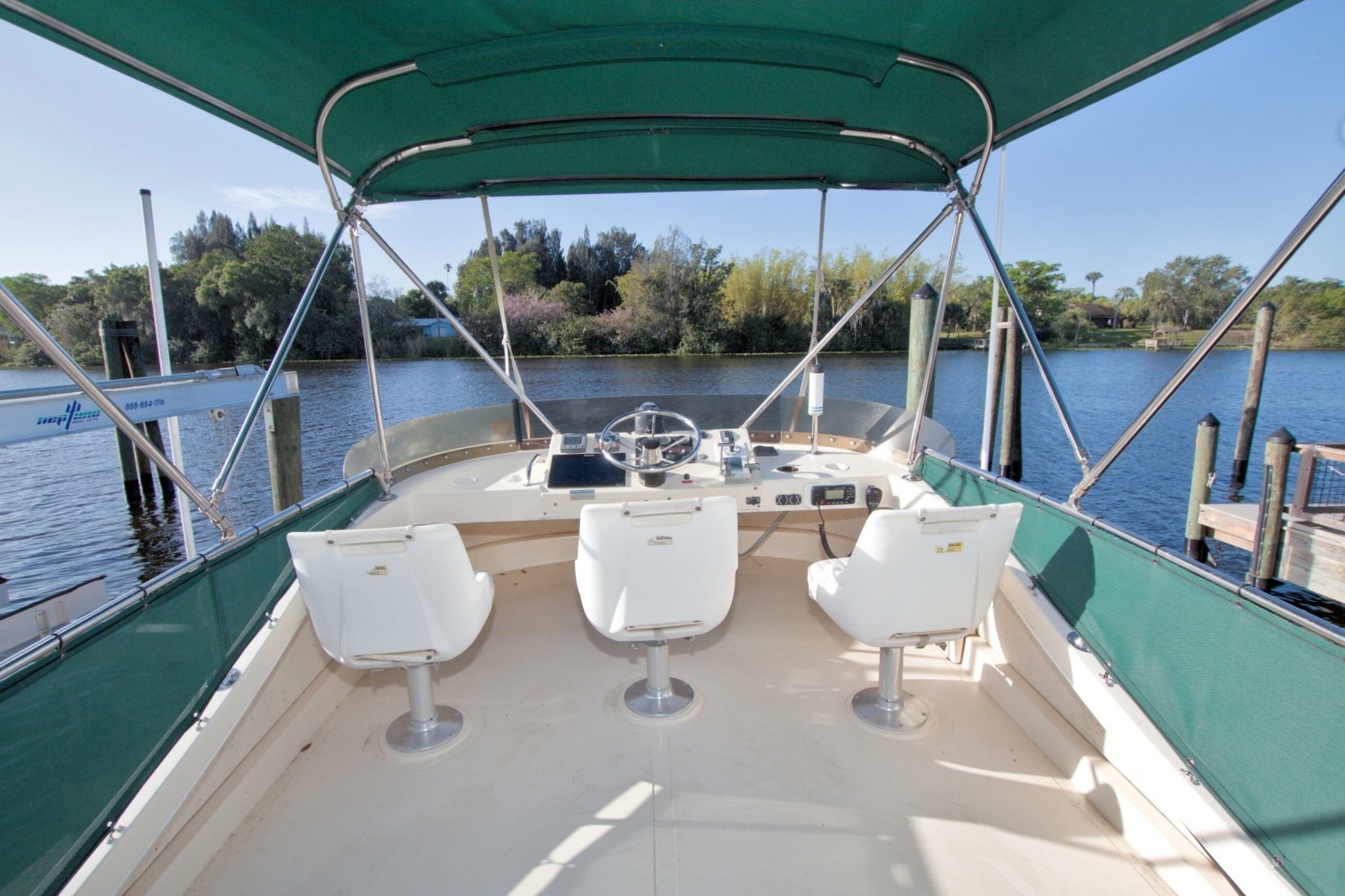 Escapade 31ft Camano Yacht For Sale