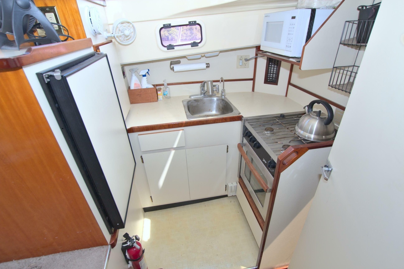 Escapade 31ft Camano Yacht For Sale