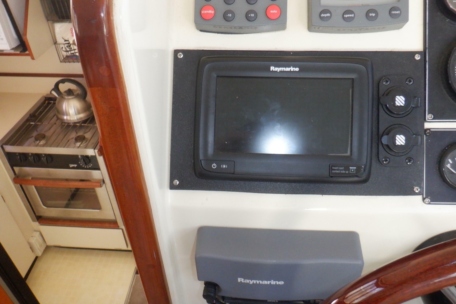 Escapade 31ft Camano Yacht For Sale