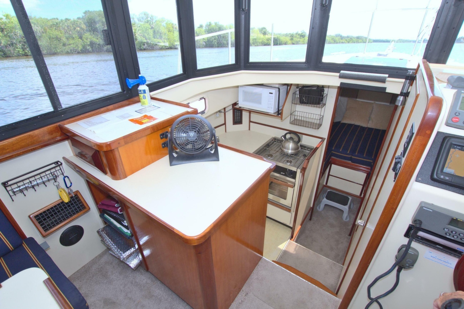 Escapade 31ft Camano Yacht For Sale