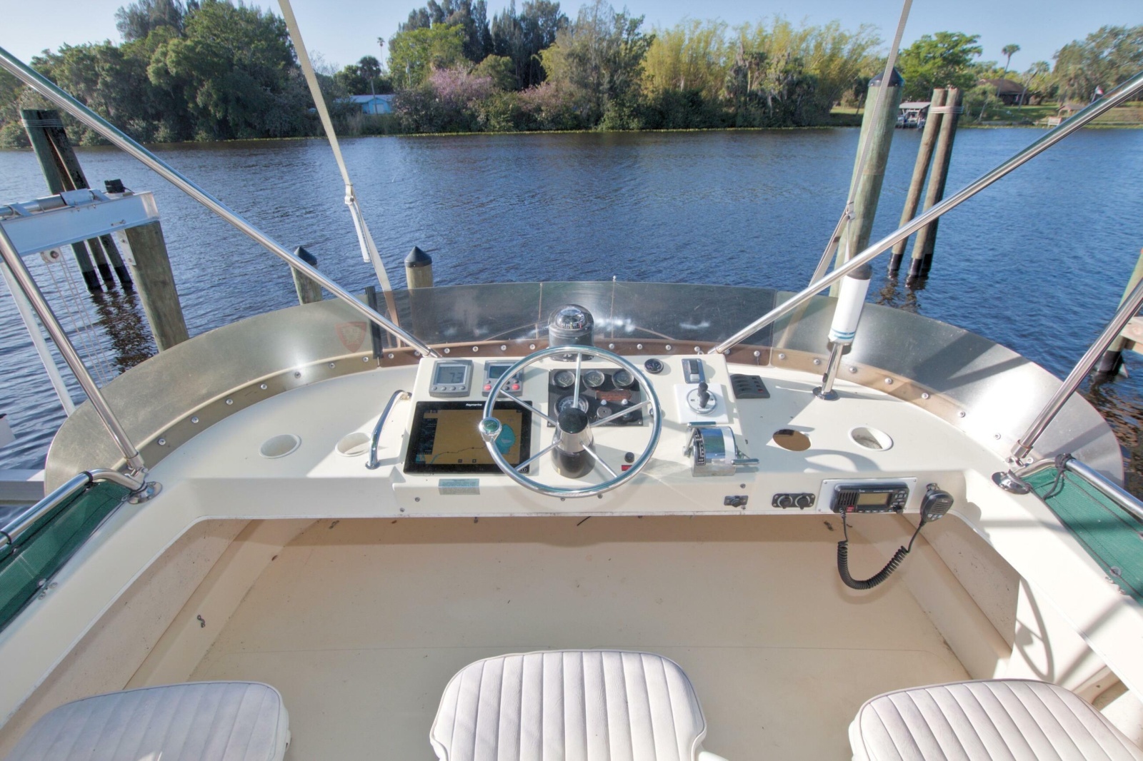 Escapade 31ft Camano Yacht For Sale