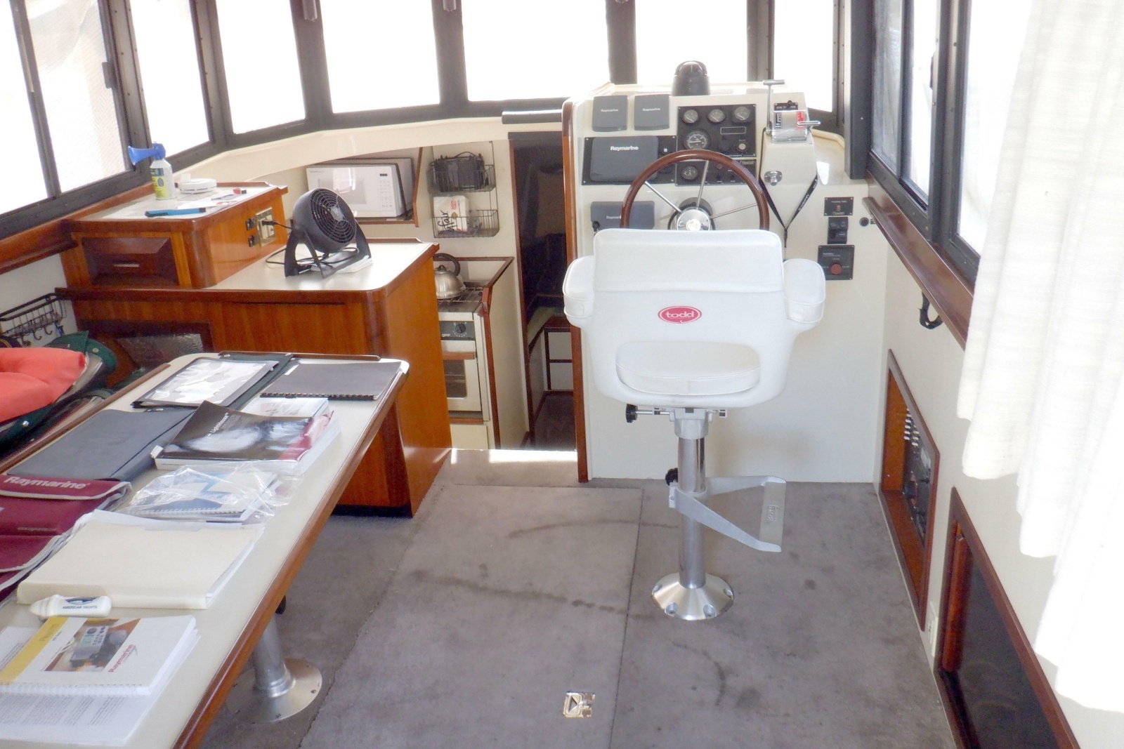 Escapade 31ft Camano Yacht For Sale