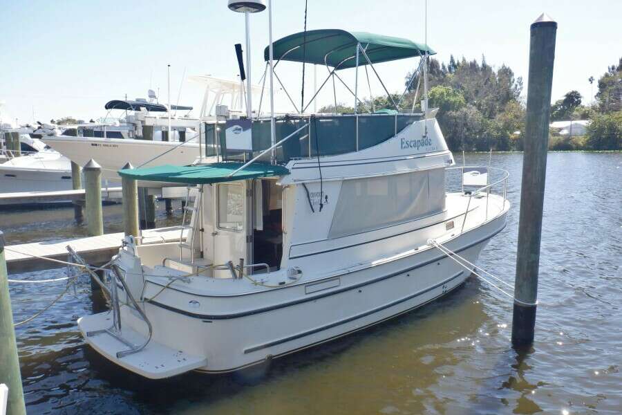 Escapade 31ft Camano Yacht For Sale
