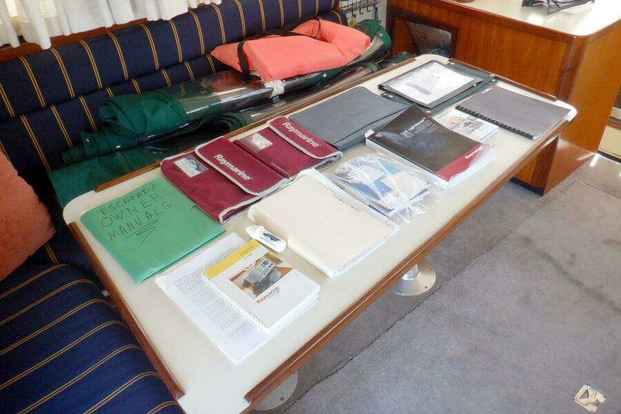 Escapade 31ft Camano Yacht For Sale