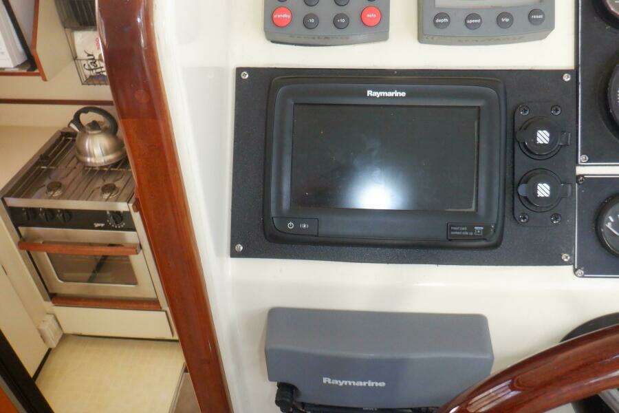 Escapade 31ft Camano Yacht For Sale