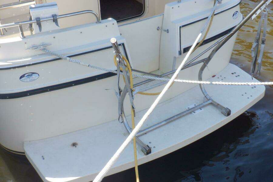 Escapade 31ft Camano Yacht For Sale